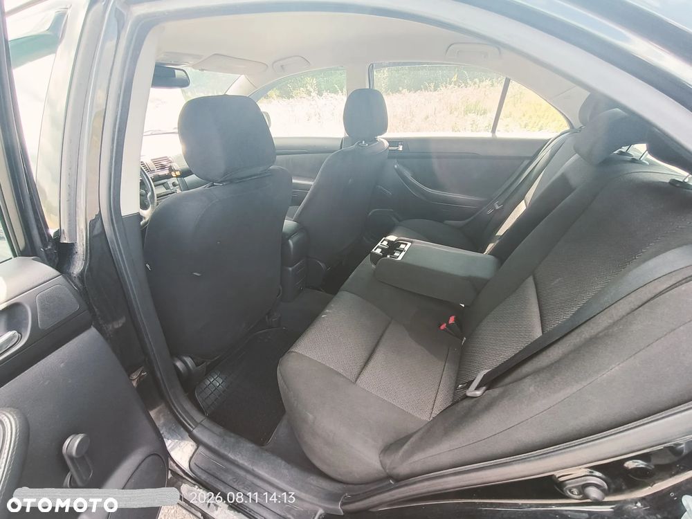 Toyota Avensis 2.0 D-4D Sol - 11