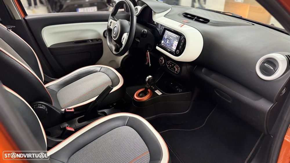 Renault Twingo Z.E. 22 Intens - 19