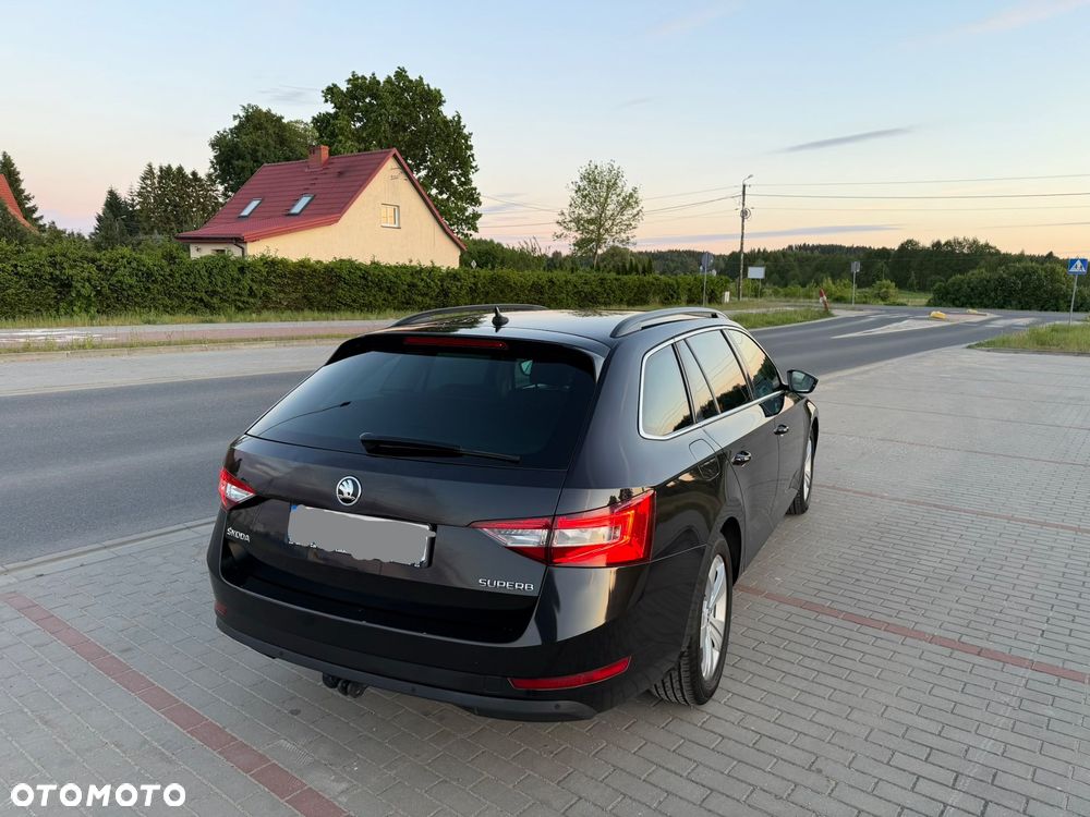 Skoda Superb 2.0 TDI Sportline - 5