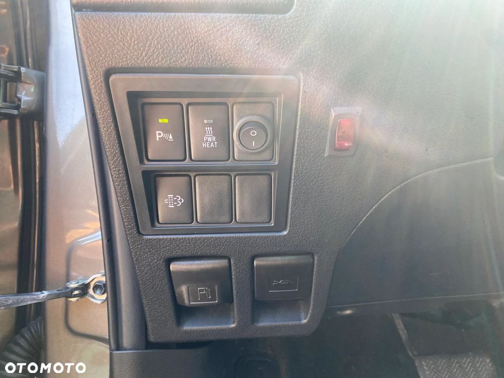 Toyota Hilux 2.8 D-4D Double Cab Invincible 4x4 - 29