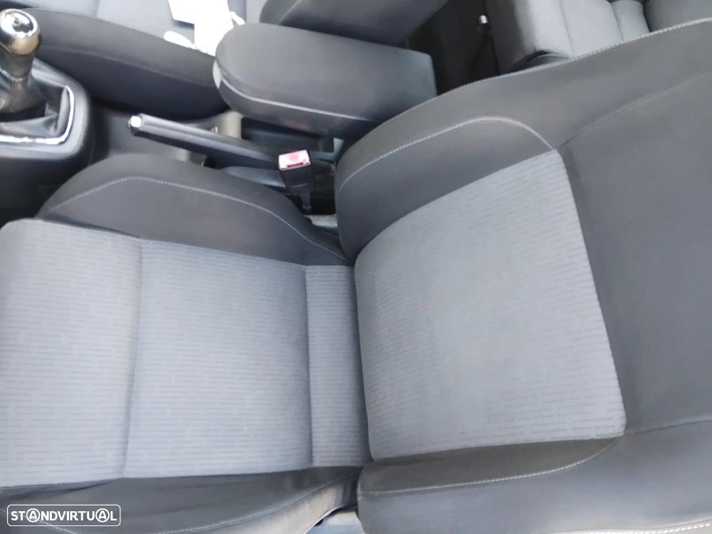 VW Golf 1.4i Confortline JE+AC - 14