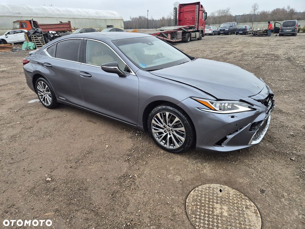 Lexus ES 300h Business Line - 22