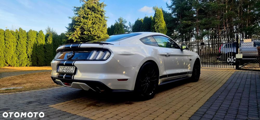 Ford Mustang 5.0 V8 GT - 4