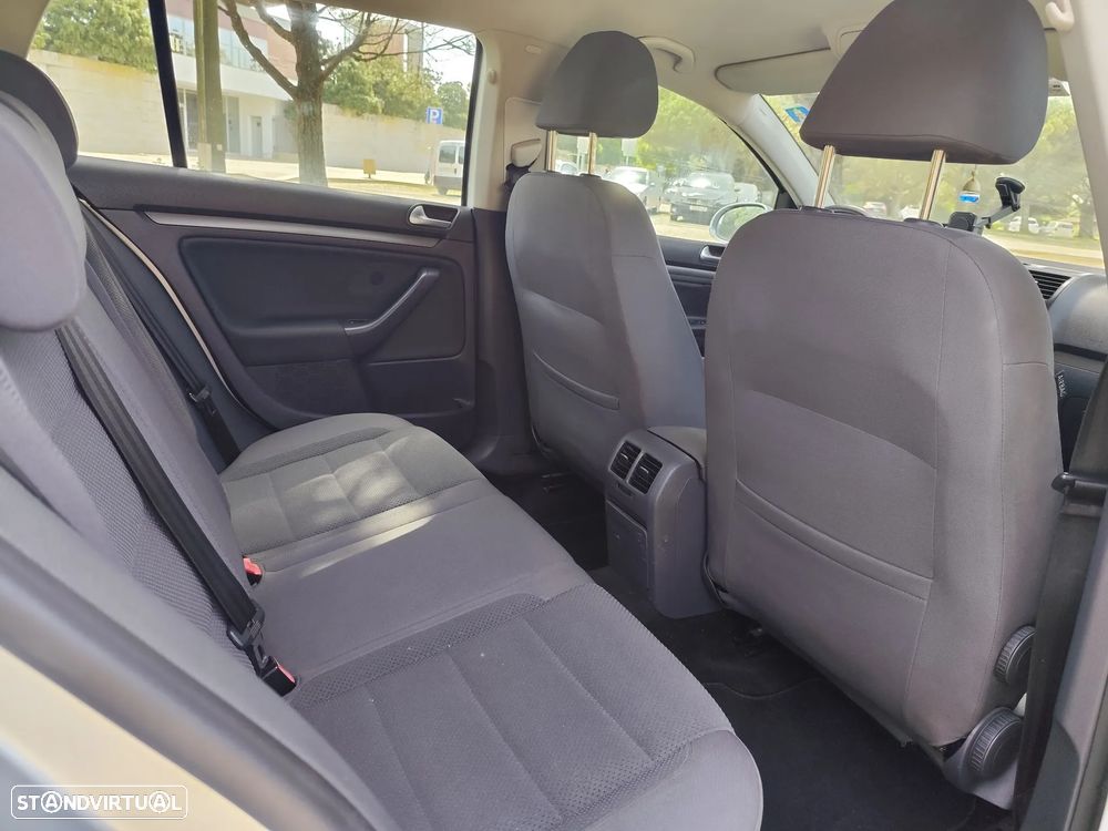 VW Golf 1.9 TDi Confortline DSG - 33