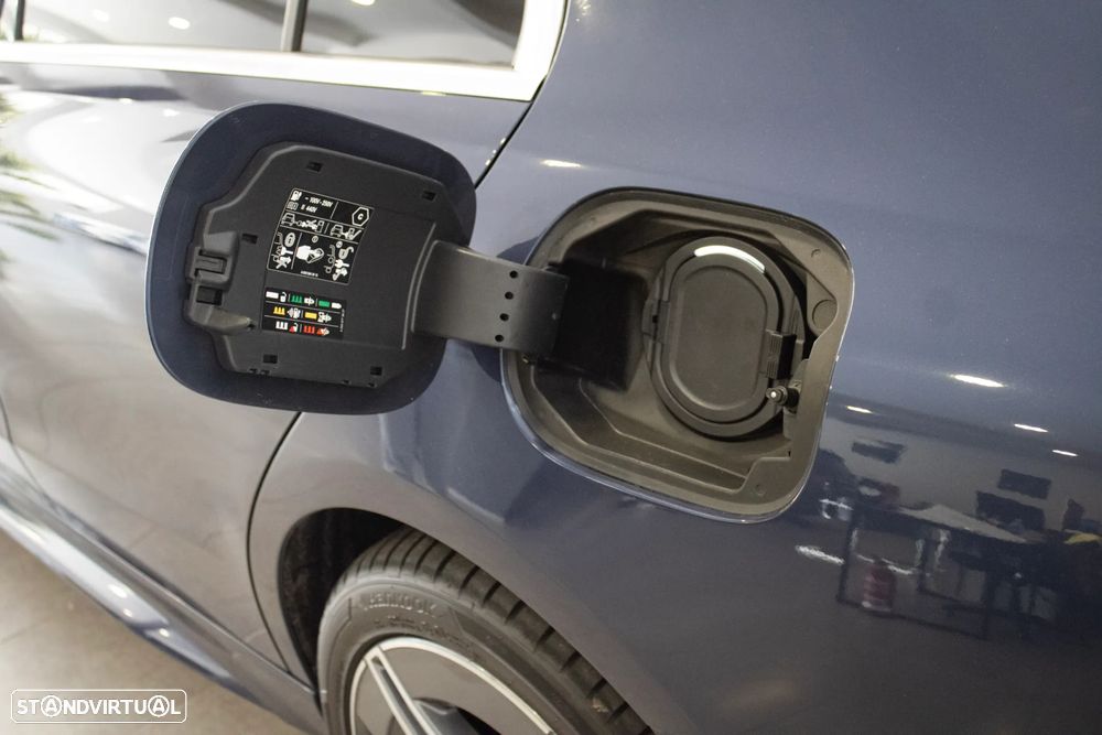 Mercedes-Benz C 300 e T 9G-TRONIC AMG Line - 42