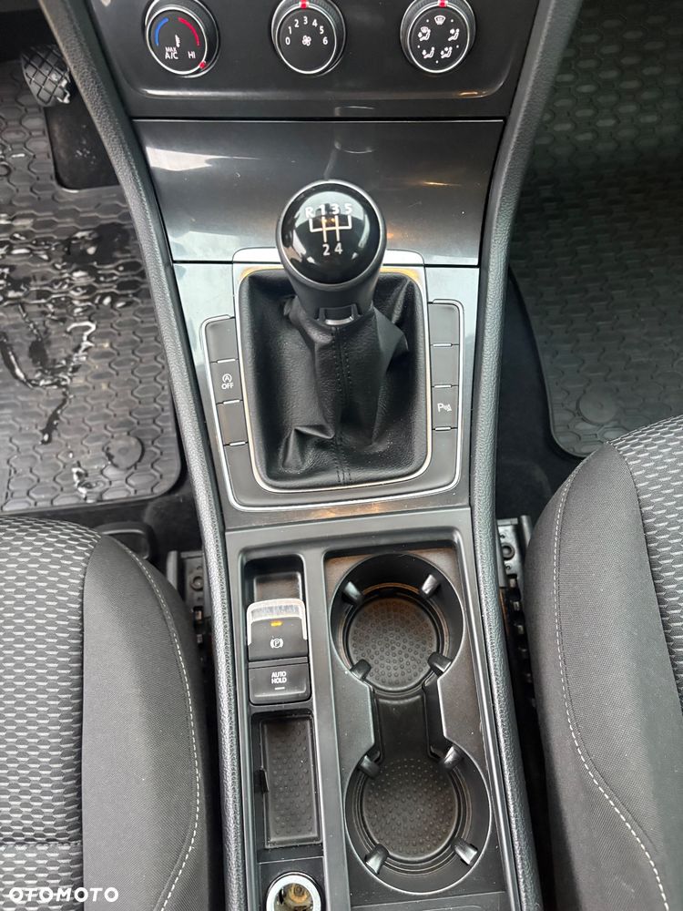 Volkswagen Golf 1.6 TDI BMT Comfortline - 15