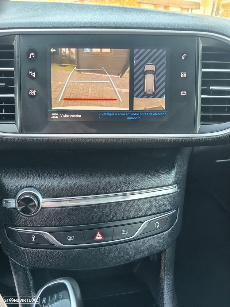 Peugeot 308 SW 1.2 PureTech Style - 21