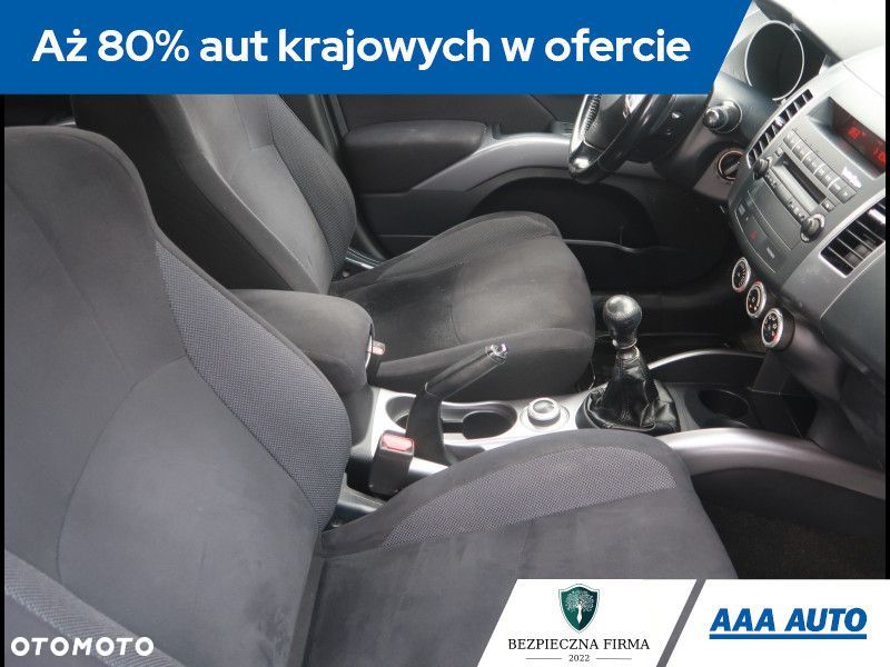 Mitsubishi Outlander - 10