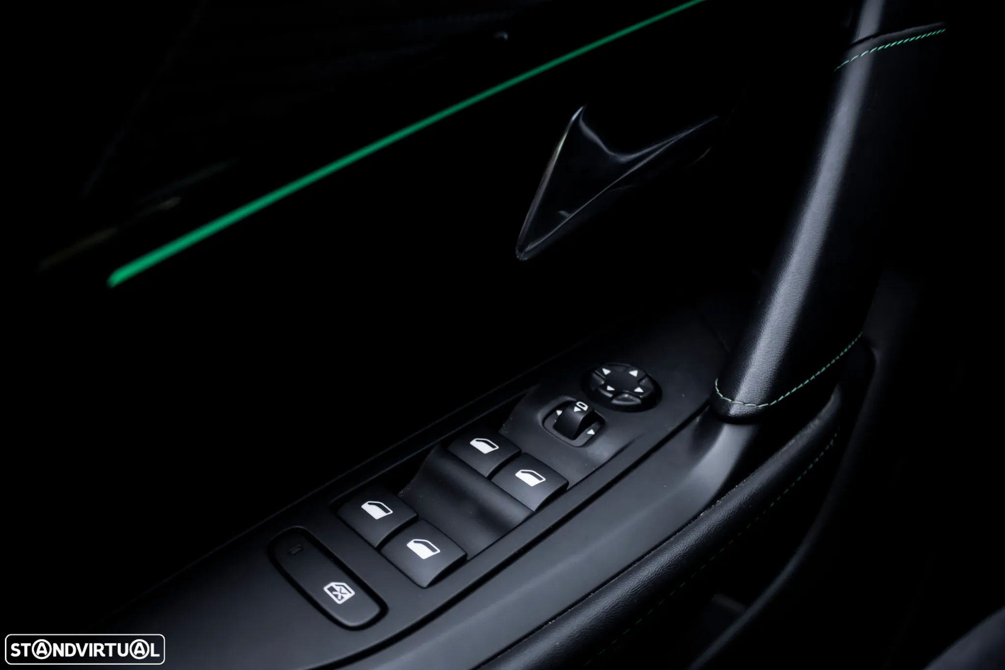 Peugeot 208 1.2 PureTech GT EAT8 - 18