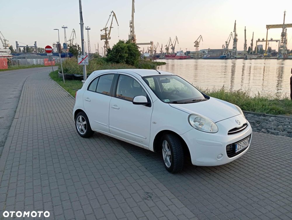 Nissan Micra - 1