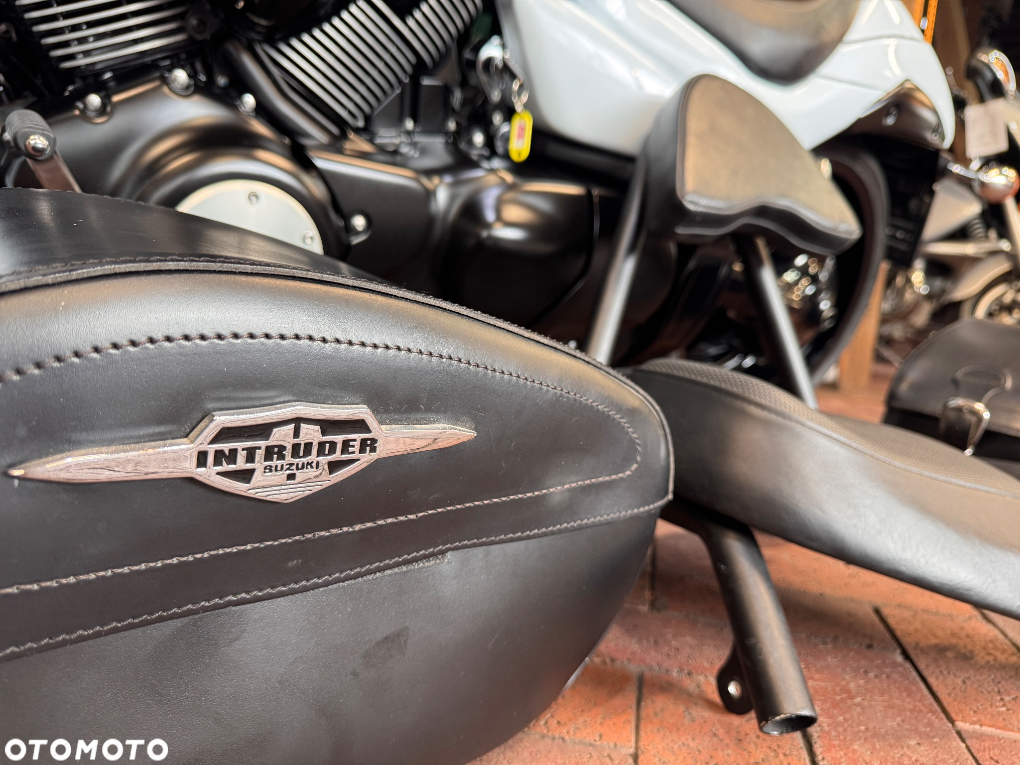 Suzuki Intruder - 29