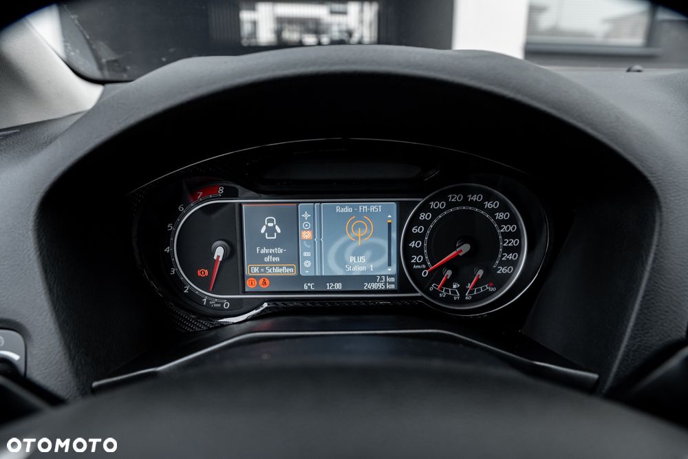 Ford Mondeo 2.5 Titanium S - 27