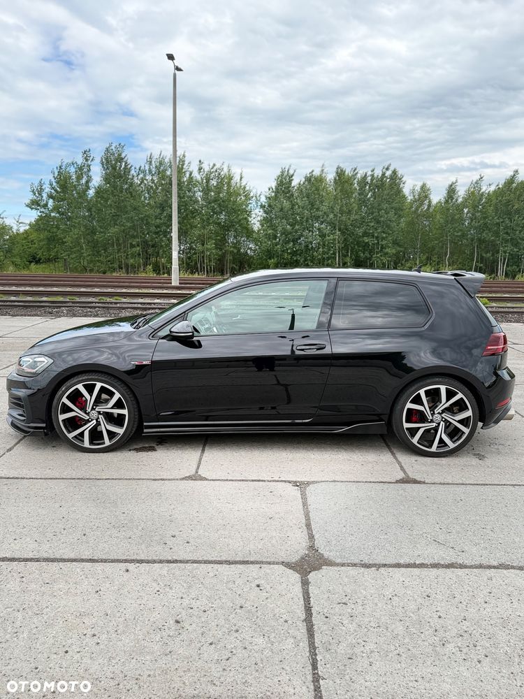 Volkswagen Golf - 11
