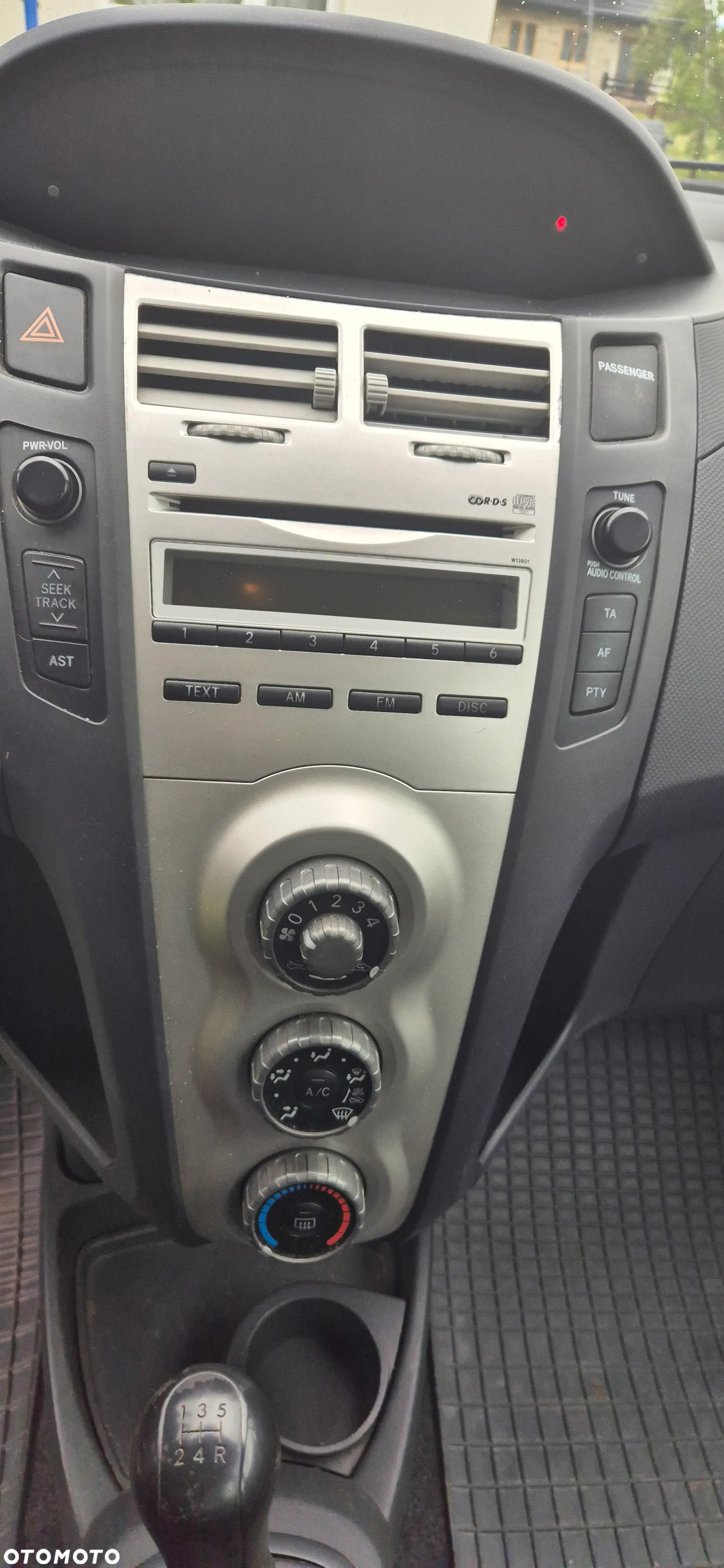 Toyota Yaris 1.0 Luna A/C - 9