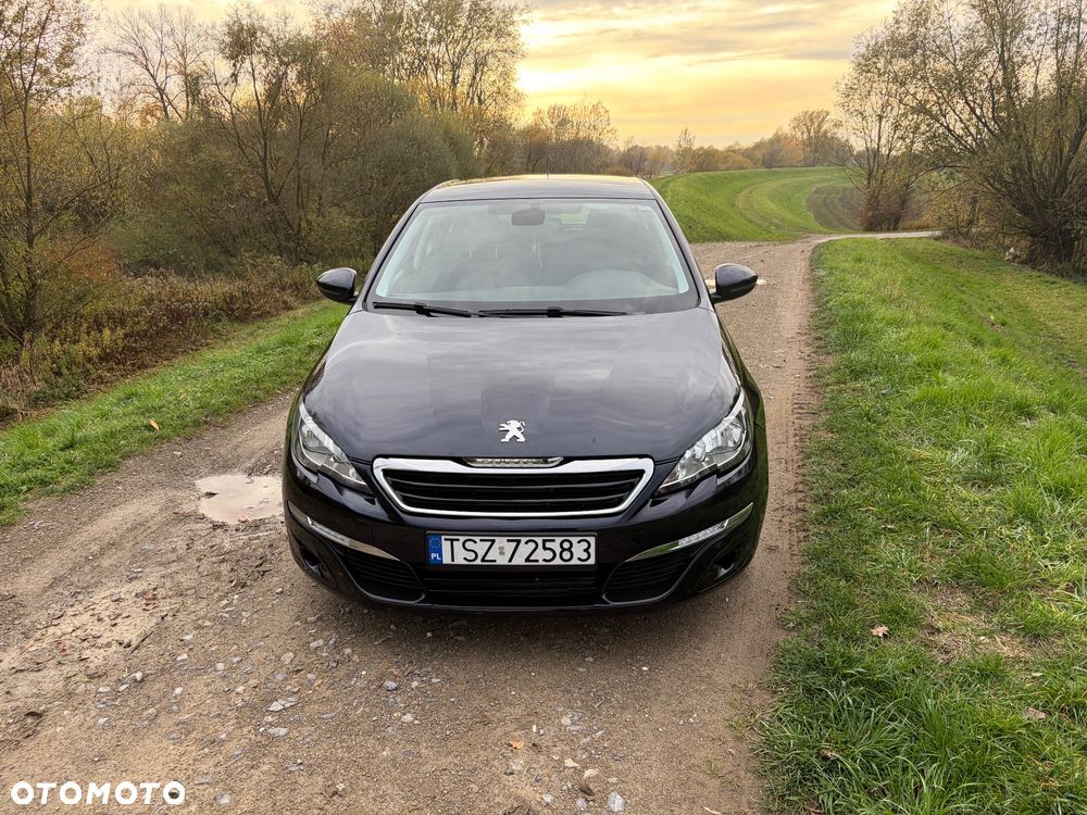 Peugeot 308 - 8