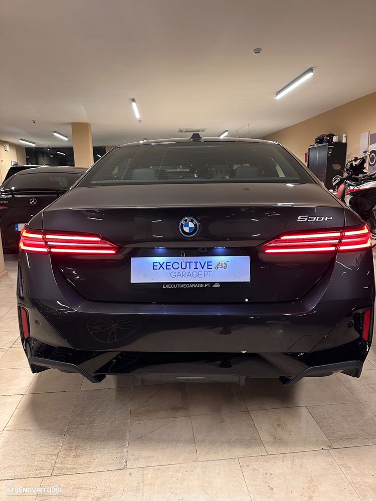 BMW 530 e Pack Desportivo M - 4