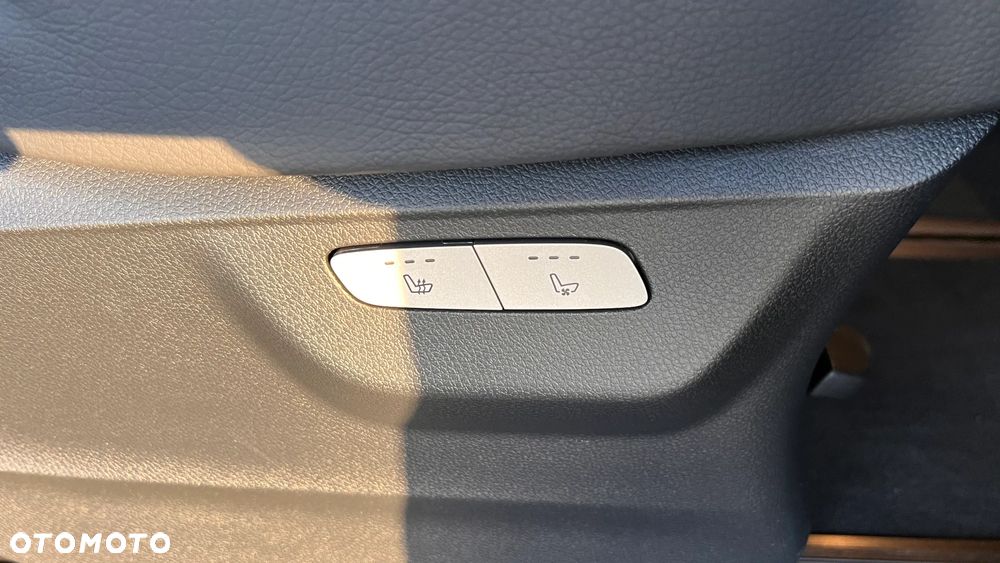 Mercedes-Benz Klasa V - 21