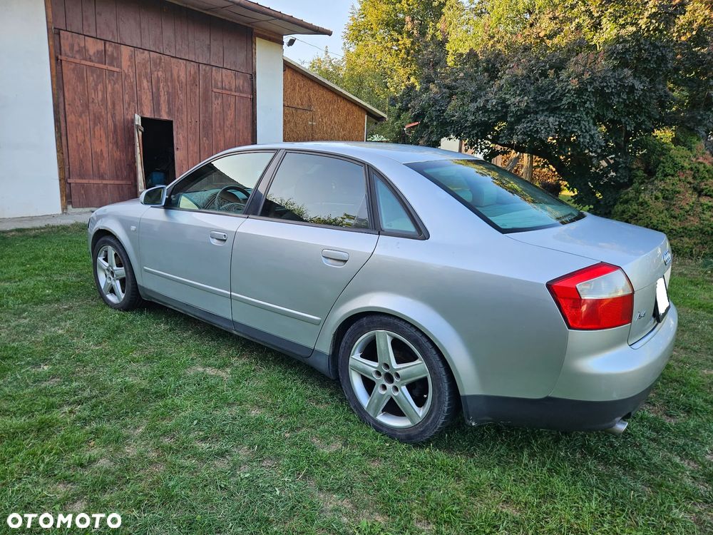 Audi A4 Avant - 6