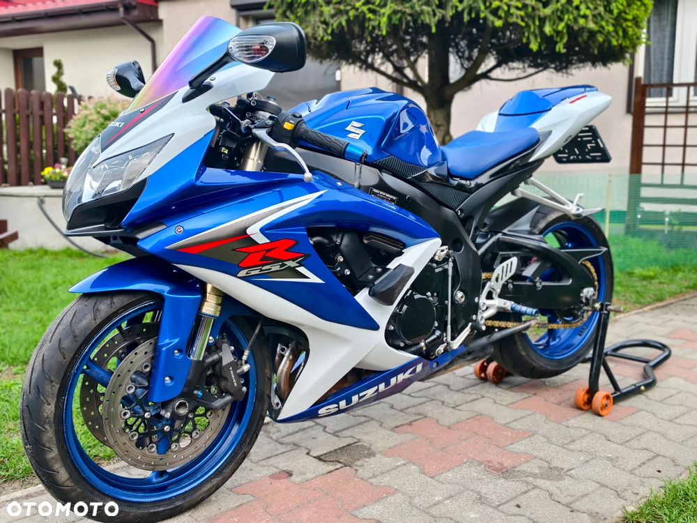Suzuki GSX-R - 15