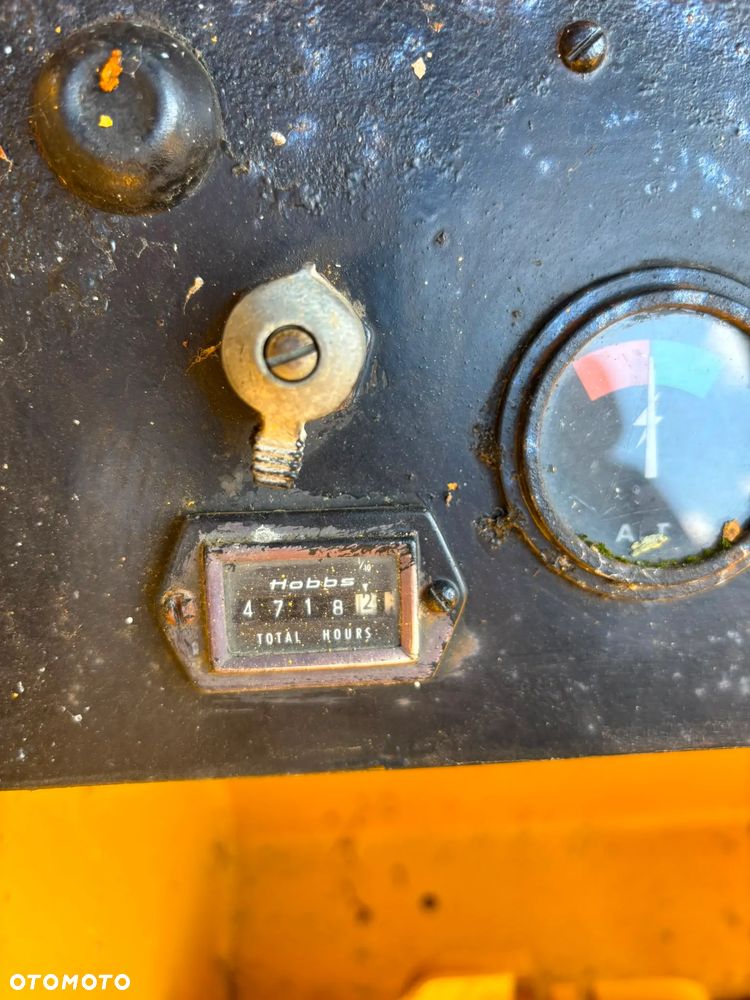 Case 1150C Spycharko-Ładowarka - 11