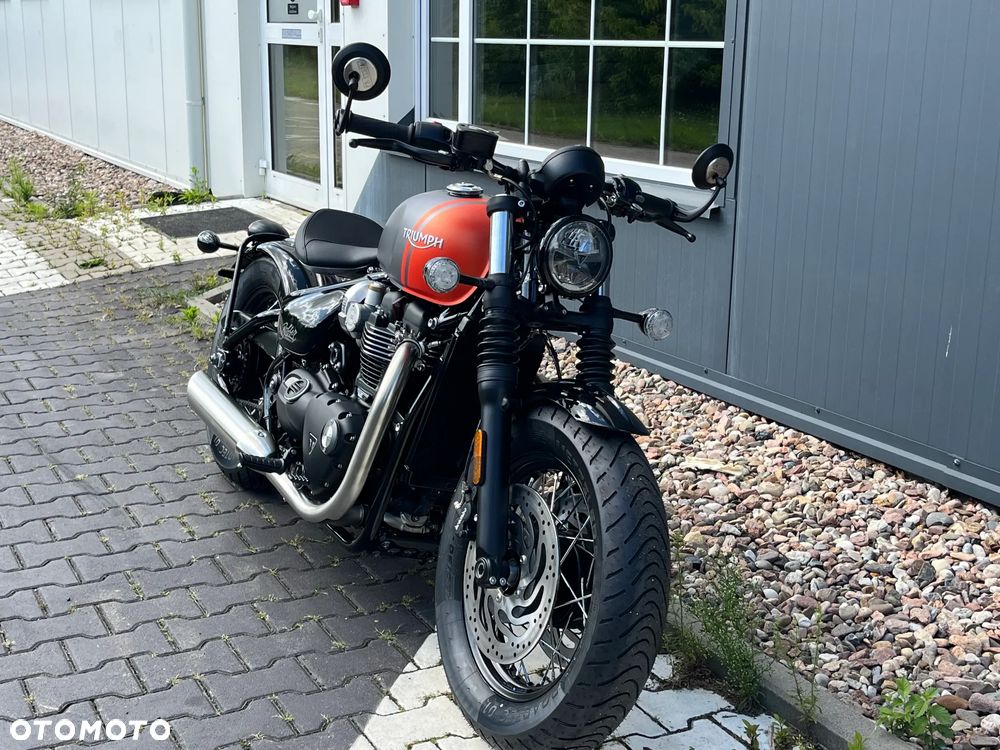 Triumph Bonneville Bobber - 5