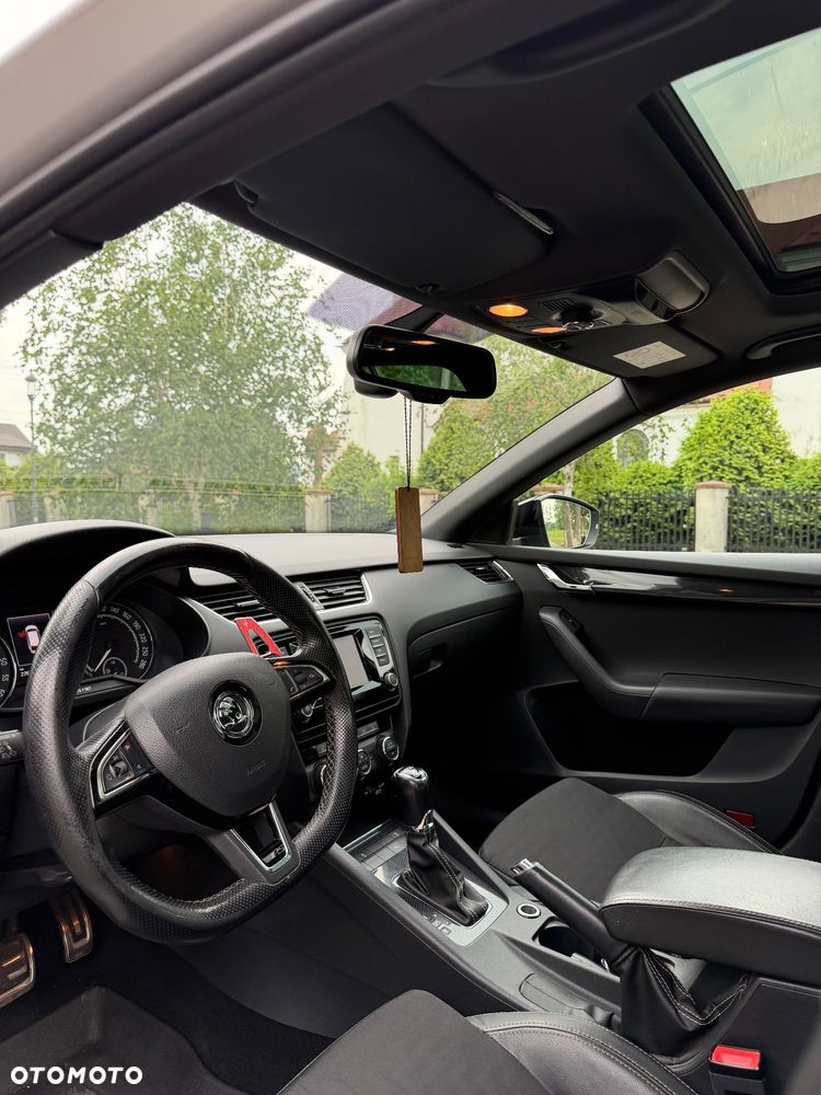 Skoda Octavia 2.0 TDI RS DSG - 22