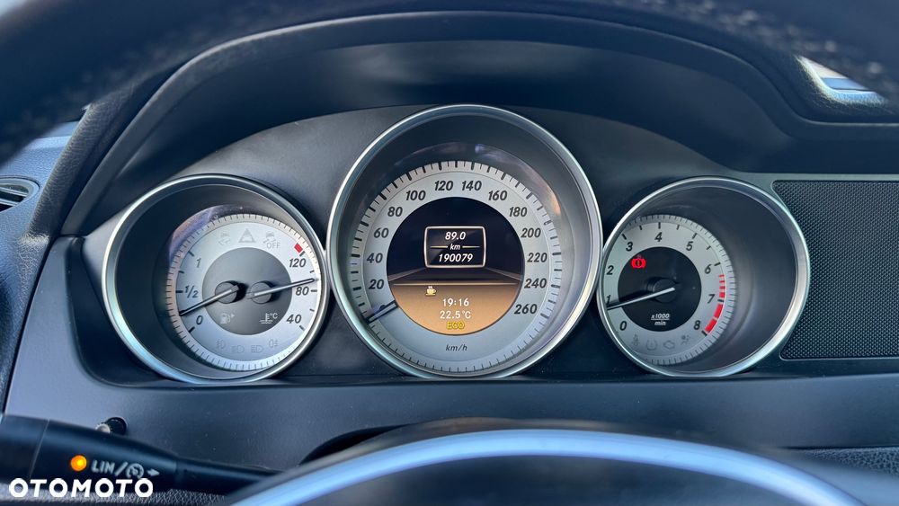 Mercedes-Benz Klasa C 180 BlueEFFICIENCY - 22