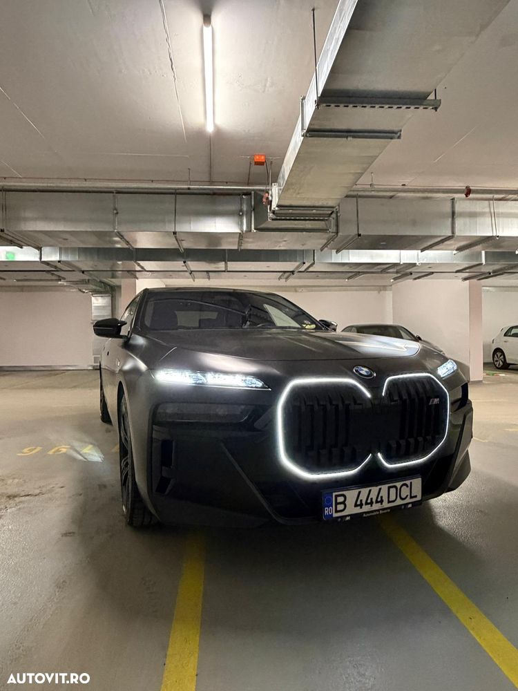 BMW M7 M760e xDrive - 9