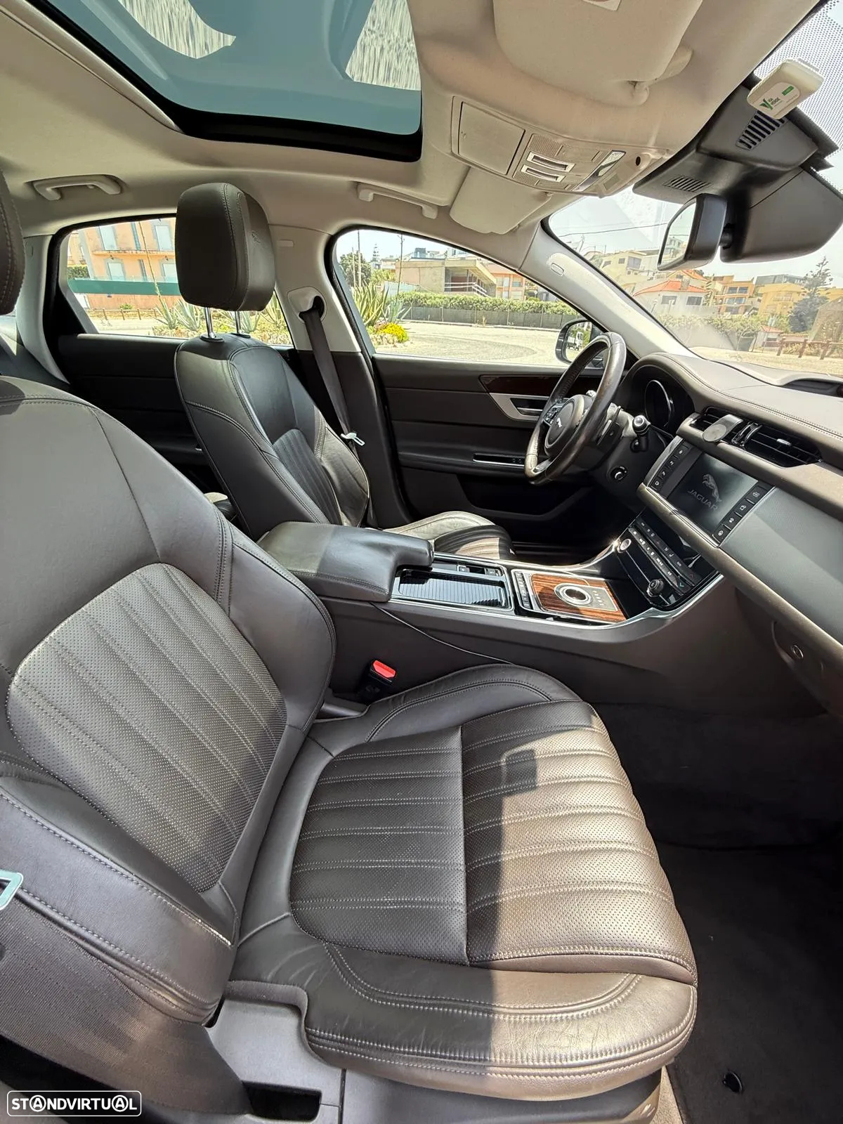 Jaguar XF 2.0 D Portfolio Aut. - 3