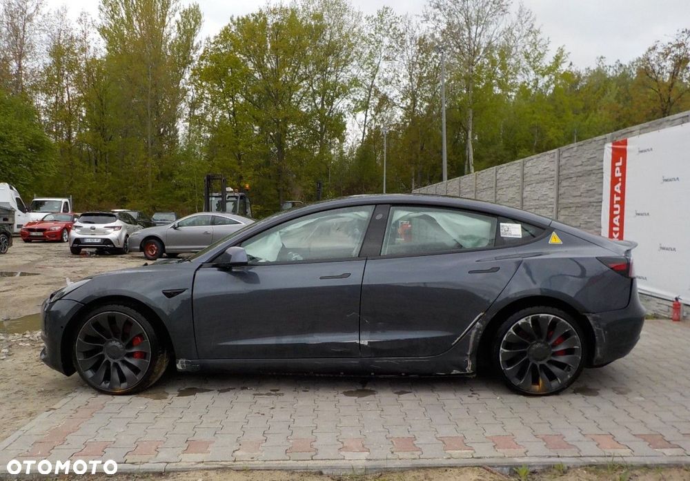 Tesla Model 3 - 6