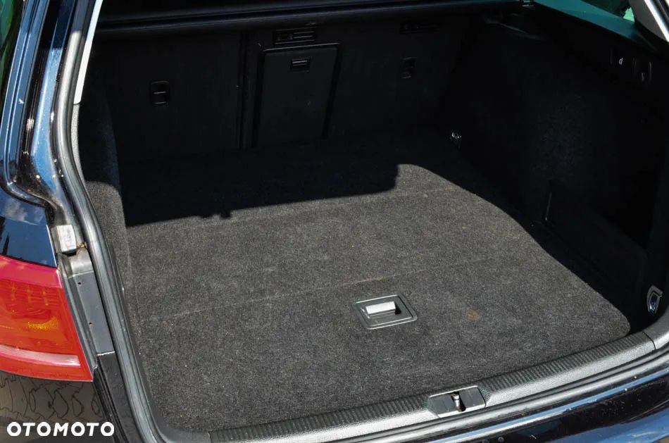 Volkswagen Passat Variant 2.0 TDI DSG BlueMotion Technology R-Line - 25