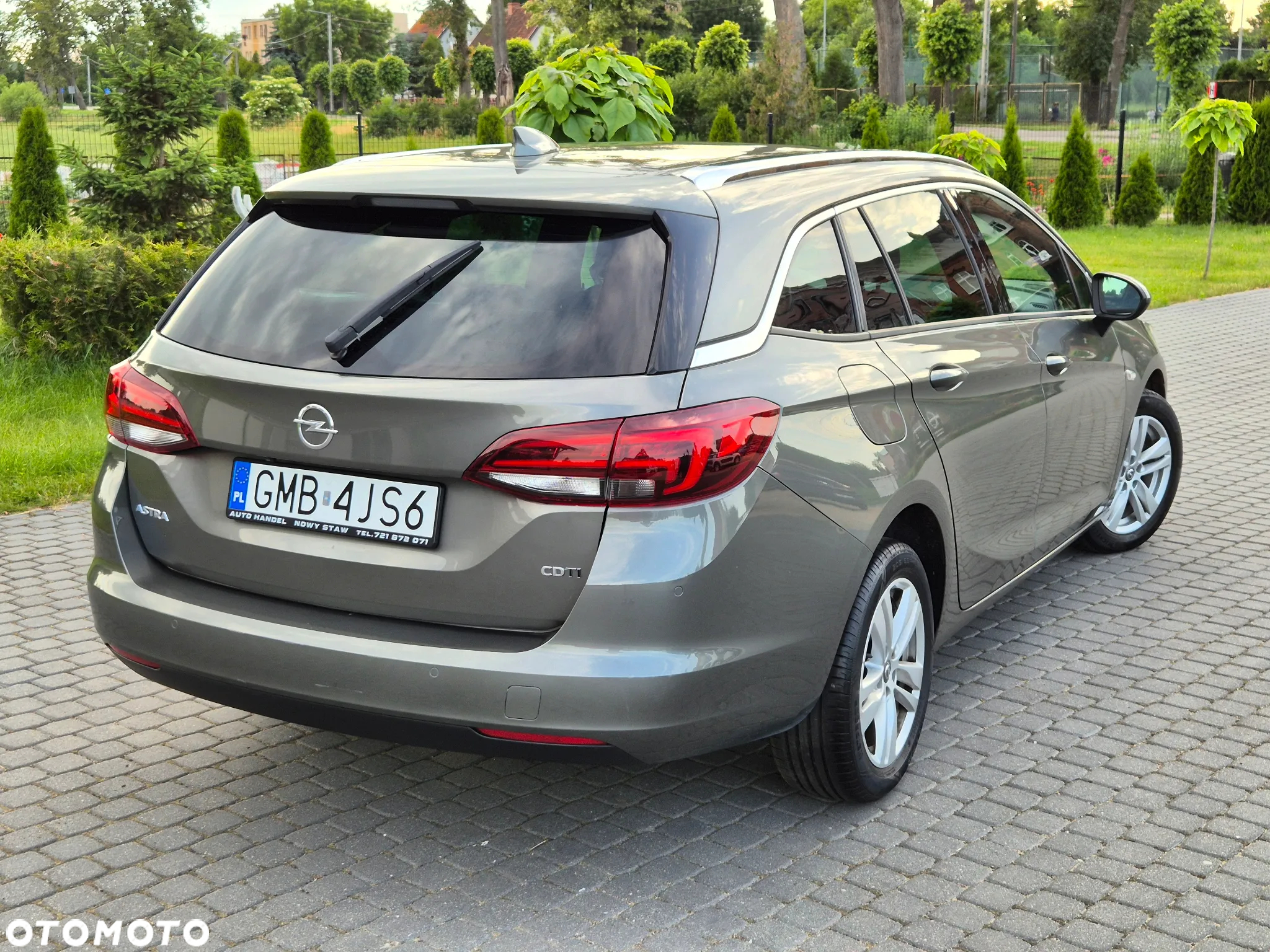 Opel Astra 1.6 D (CDTI) Start/Stop Sports Tourer Dynamic - 3