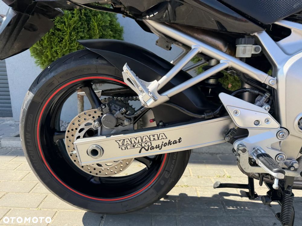 Yamaha FZ - 14