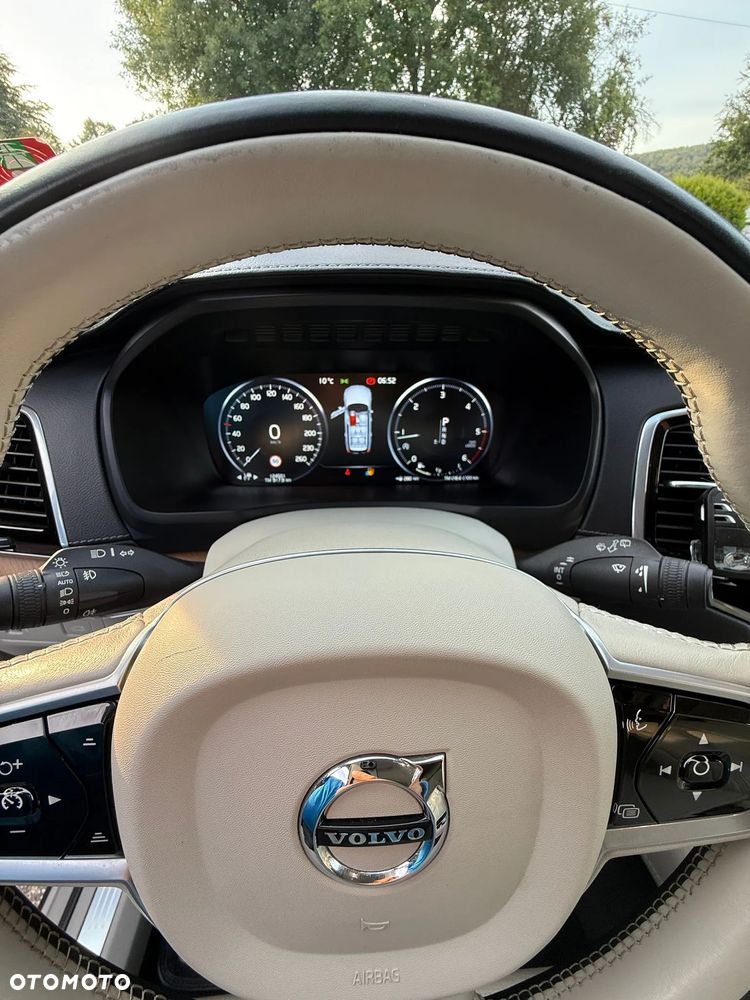 Volvo XC 90 - 25