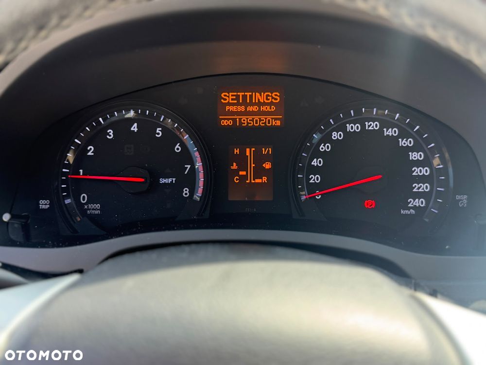 Toyota Avensis 1.8 Sol plus NAVI - 21