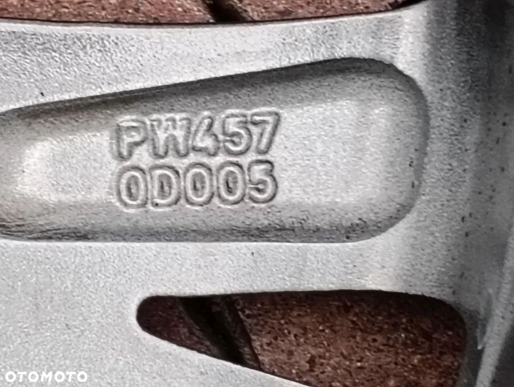 TOYOTA YARIS 19-24r Koła z Oponami Zimowymi 205/45 R17 GOGDYEAR 21/22r - 16