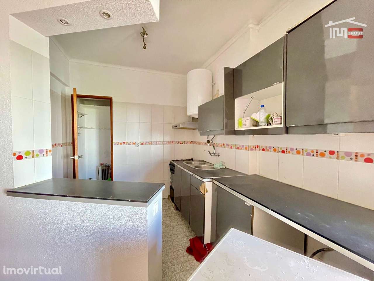 T2 com varanda em Pinhal Novo  Próximo da Av. Capitães de Abril - Grande imagem: 2/24