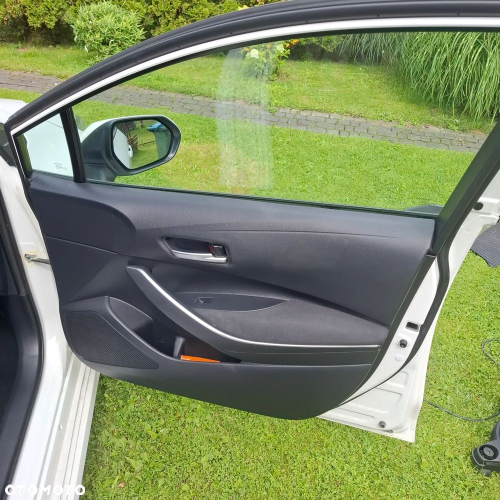 Toyota Corolla 1.8 Hybrid Comfort - 17