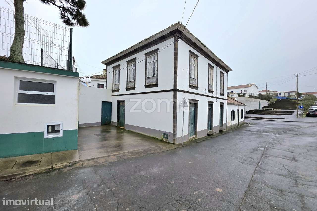 Moradia T4 com entrada lateral - Achada, Nordeste - Grande imagem: 2/25