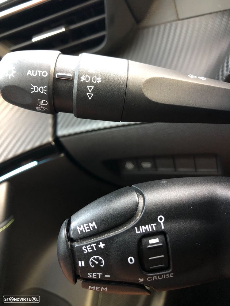 Peugeot e-2008 50 kWh GT - 18
