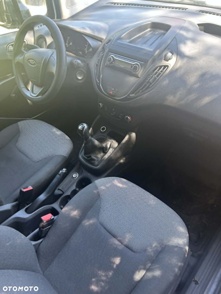 Ford Courier - 19