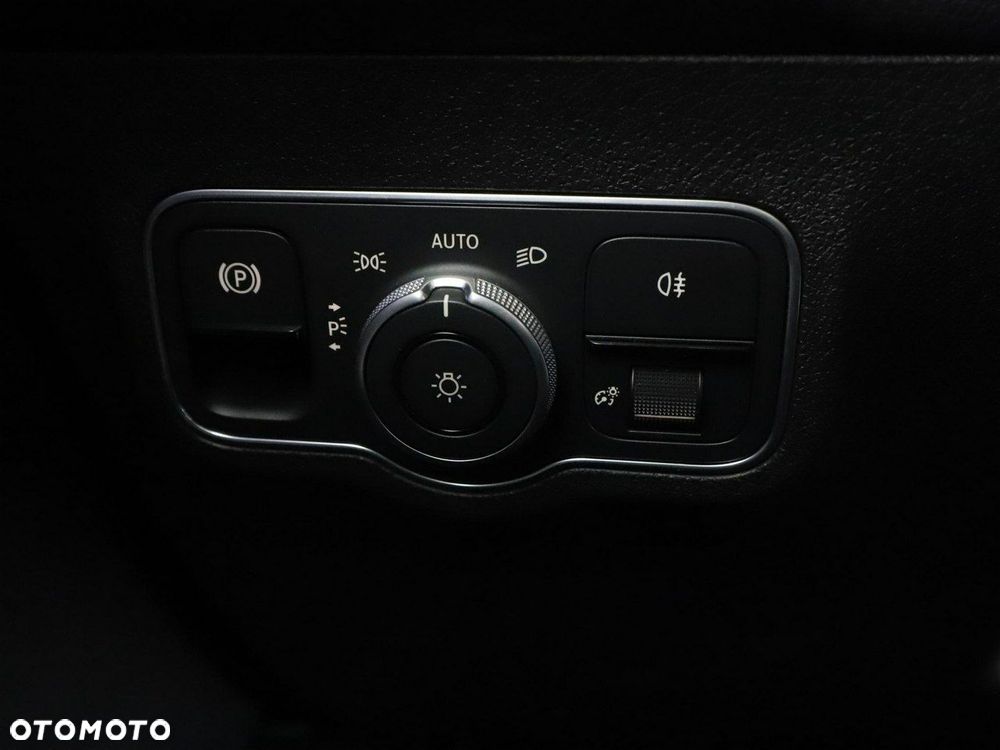 Mercedes-Benz GLB 200 d Progressive 8G-DCT - 41