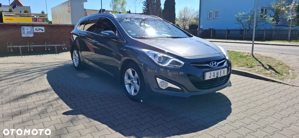 Hyundai i40 Kombi blue 1.6 Family+ - 3