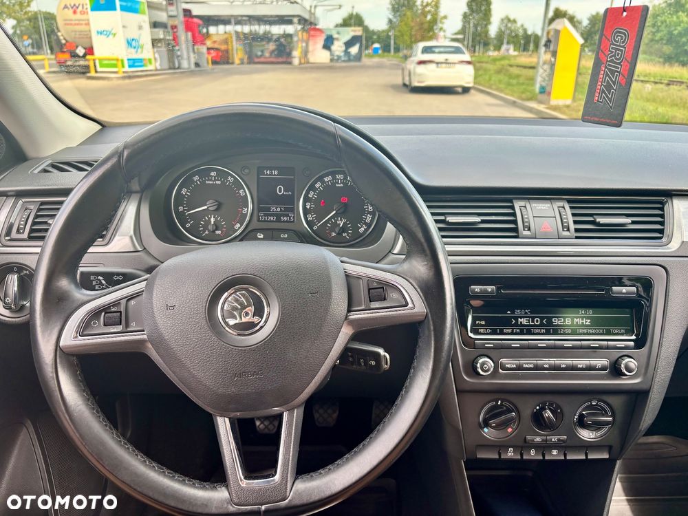 Skoda RAPID 1.2 TSI Ambition - 13