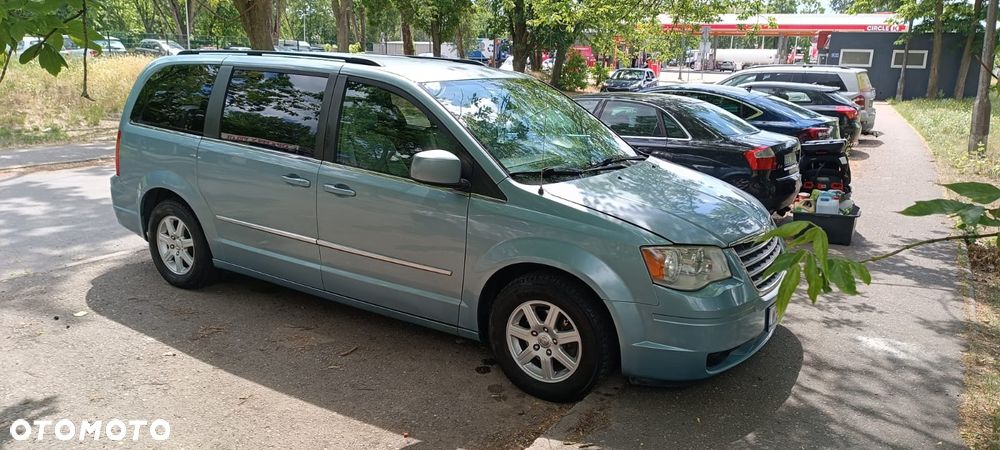 Chrysler Town & Country - 1
