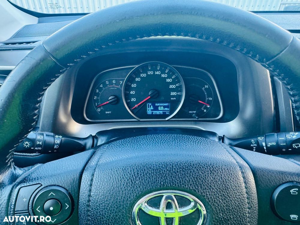 Toyota RAV4 - 8