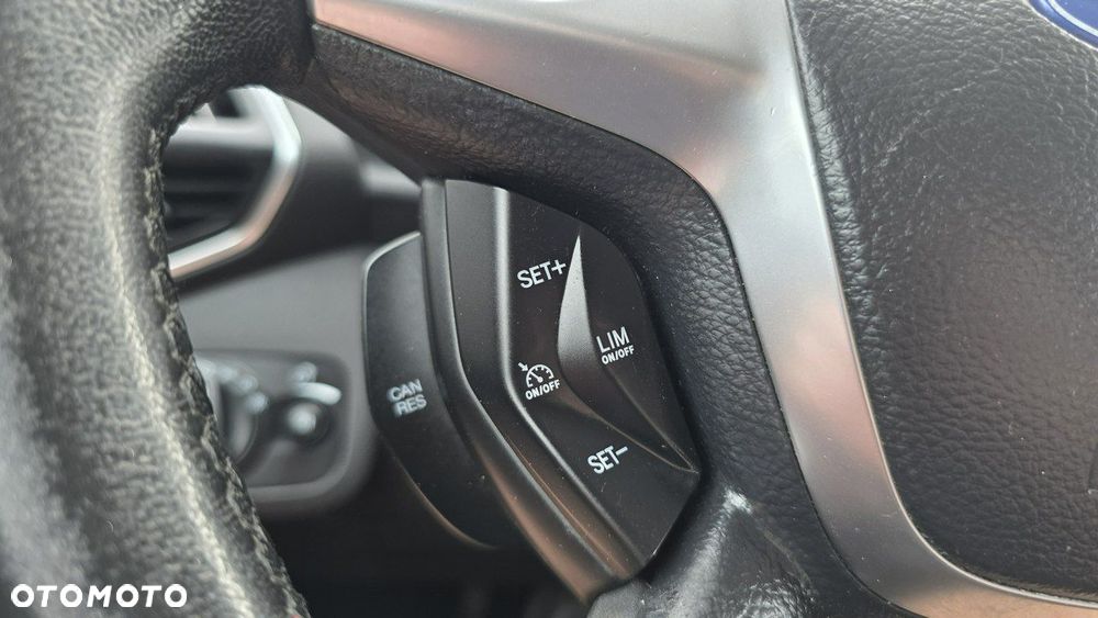 Ford Kuga - 27