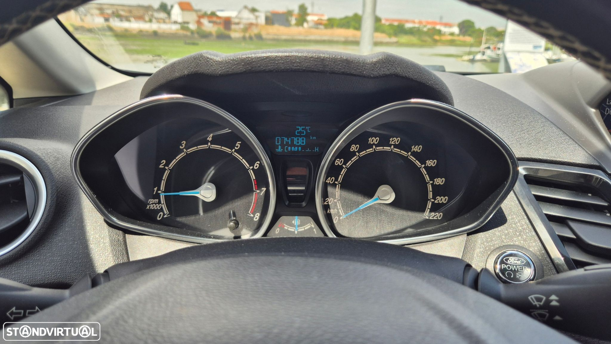 Ford Fiesta 1.0 T EcoBoost Titanium - 12