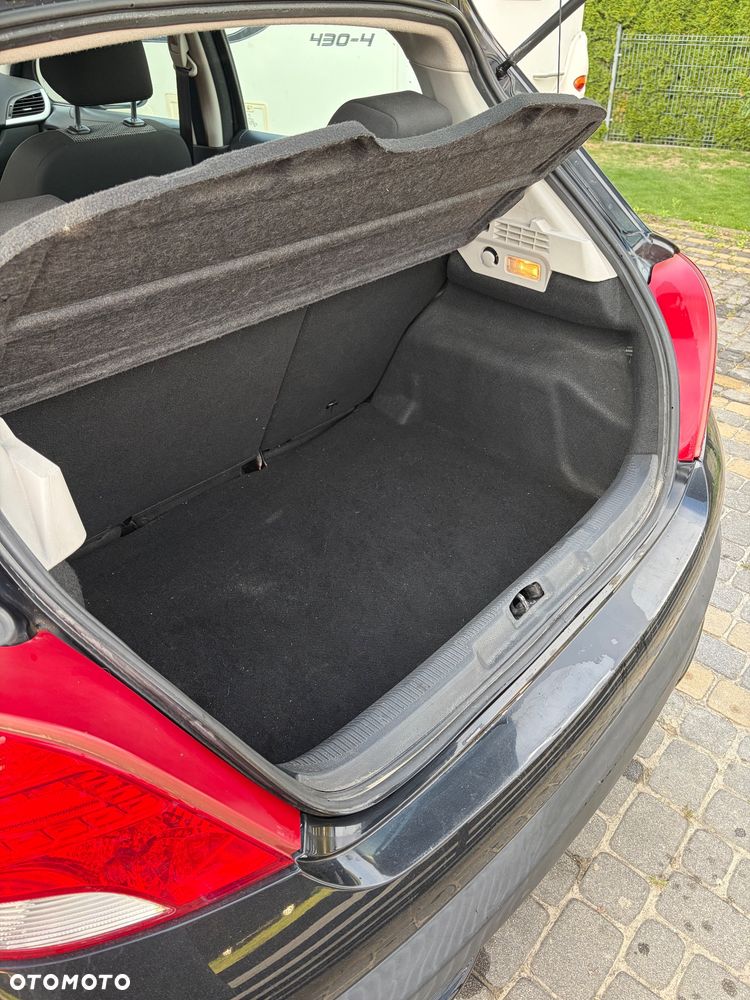 Peugeot 207 1.6 - 9