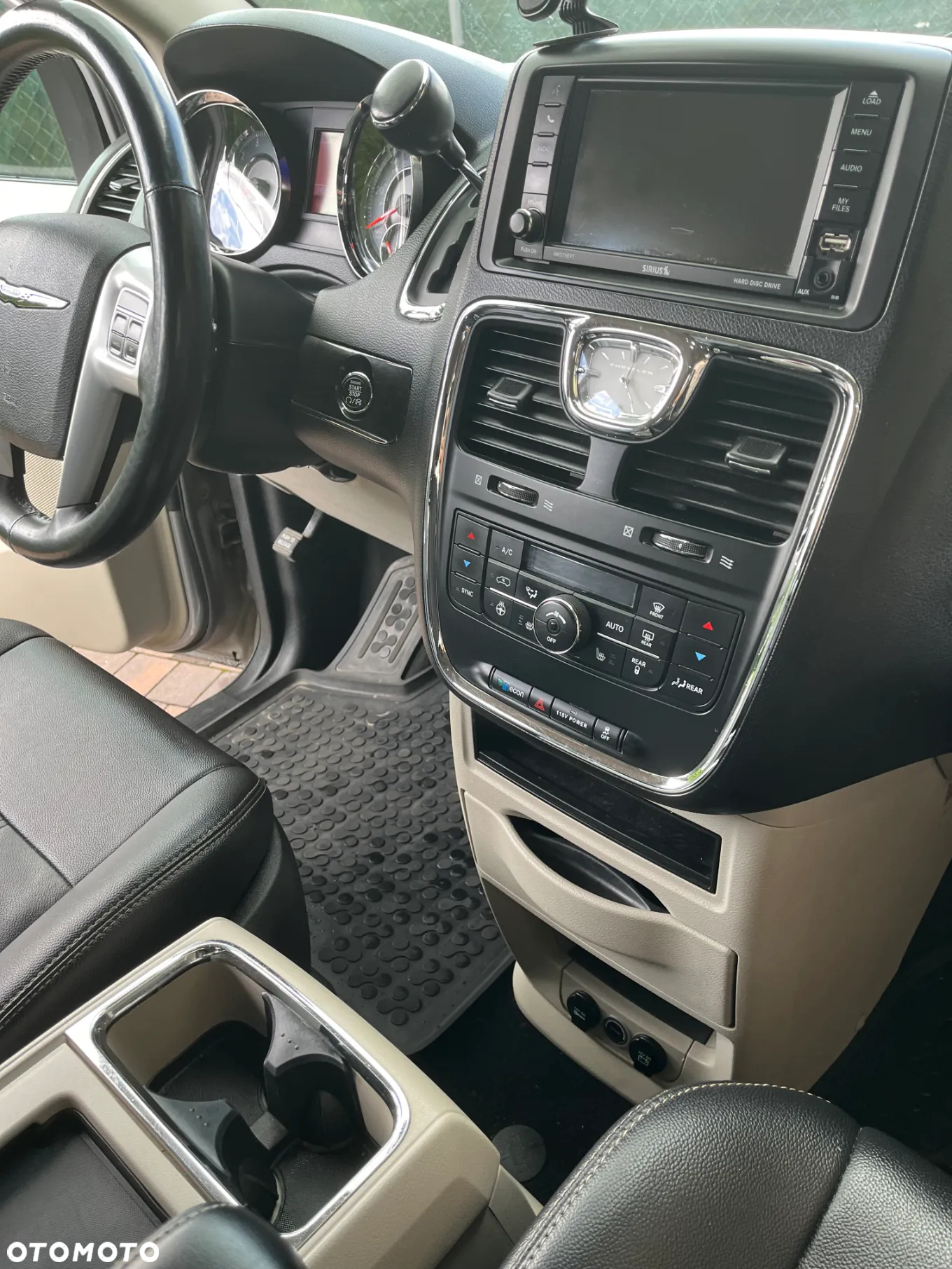 Chrysler Town & Country 3.6 Touring - 16
